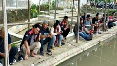 MEMPERINGATI