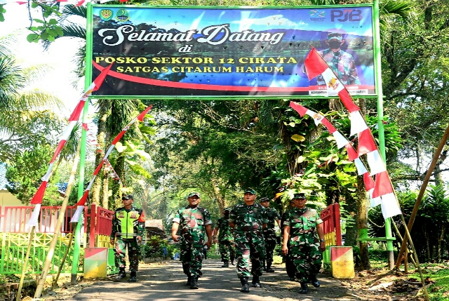 Manfaatkan Inovasi Teknologi, Kendalikan Eceng Gondok Menjadi Bermanfaat