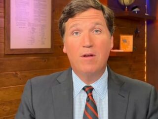 Pengunduran Diri Bintang Fox Tucker Carlson Publik Tercengang