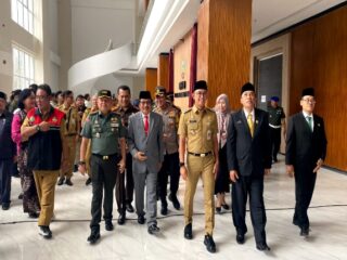 Peresmian Gedung DPRD Oleh Hanung Cahyo Saputro dan Budhi Setiawan