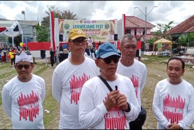 Ratusan