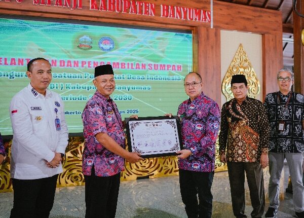 Pelantikan Pengurus Persatuan Perangkat Desa Indonesia (PPDI) Banyumas 2025-2030