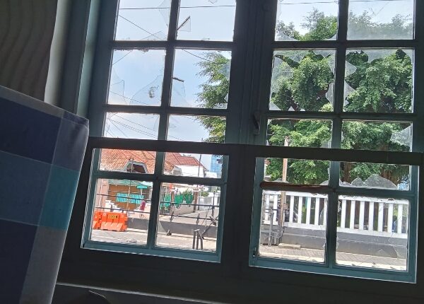 Dampak Demo Di Purwokerto Komplek Pendopo Si Panji Kaca Pada Hancur