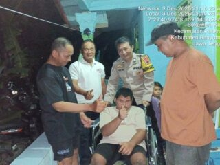 Anton Bagus Alias Slamet Dapat Bantuan Kursi Roda Baru