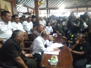 Dampak Mangkrak Masjid Seribu Bulan Masyarakat Banyumas Gelar Aksi